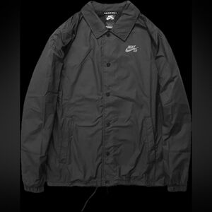 Nike Men's SB Shield Skate Coaches Jacket
